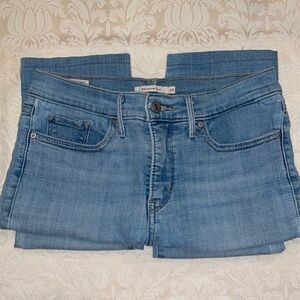 Levi's 32 Shaping Slim Jeans